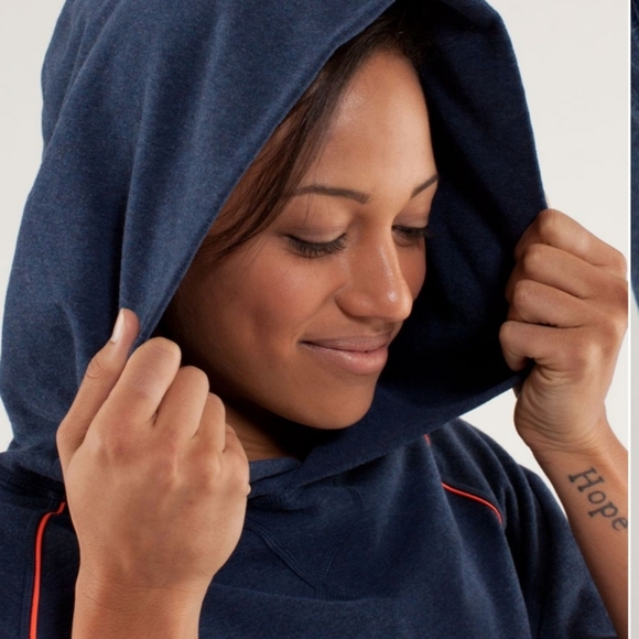 Lululemon Please me Pull Over Cropped Hoodie - Picture 2 of 6